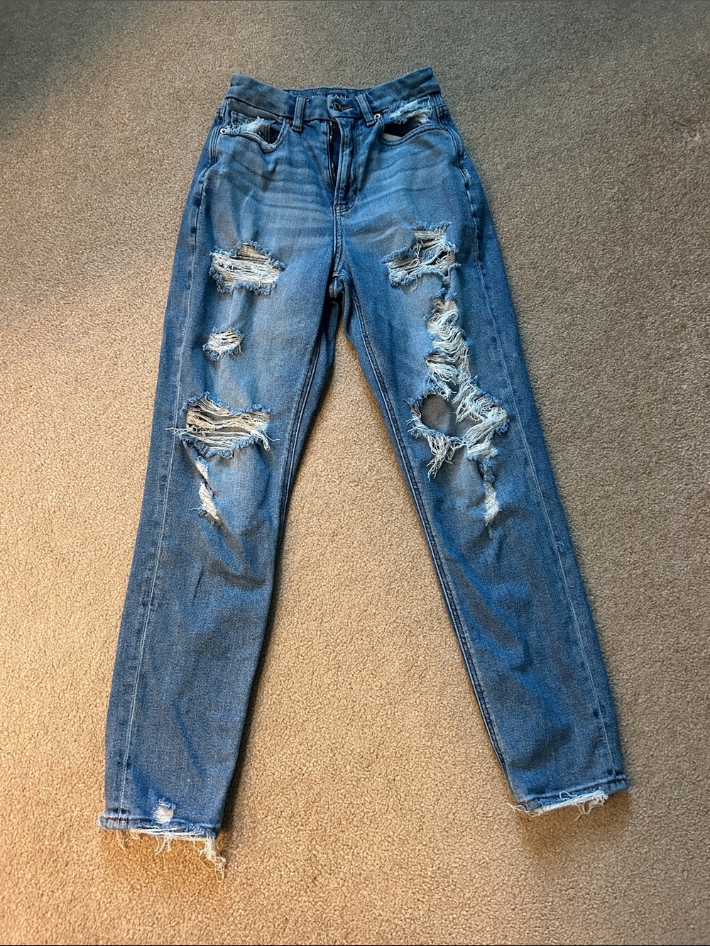 American Eagle distressed curvy mom Jean